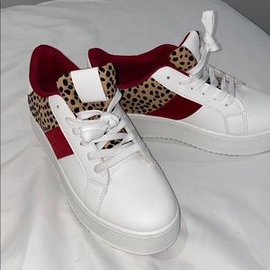 QUPID Animal Panel Lace-Up Flatform Sneaker